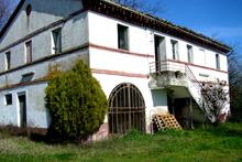 Enchanting farmhouse to restore.