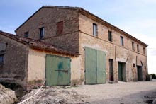 Beautiful rural complex with large rural outbuildings near the vineyards of red wine Lacrima di Morro d 'Alba.